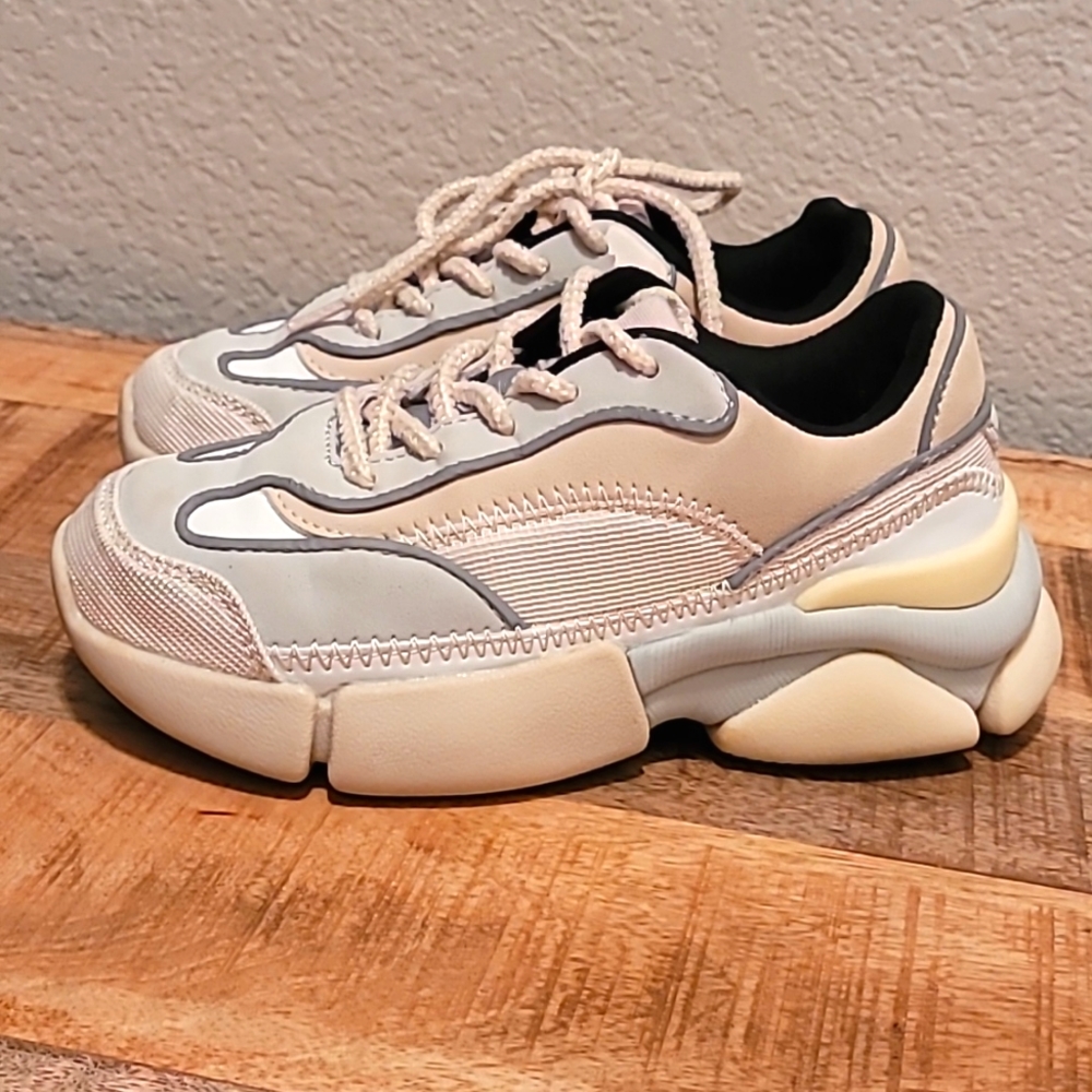 👟👟 - Picture 3 of 8